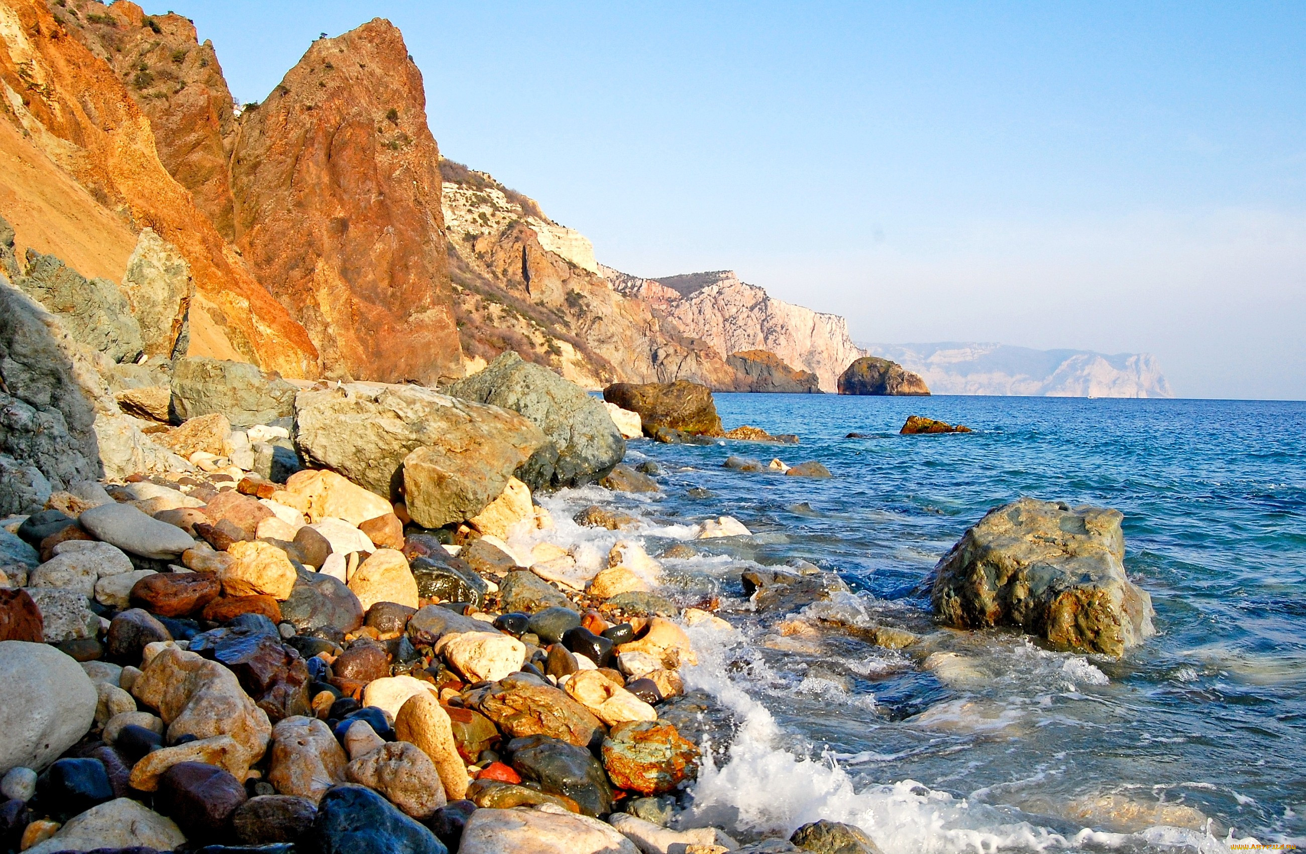 Качество моря в крыму. Поленов Крым Карадаг. Пейзажи Крыма горы море камни. Крым берег скалы. Крымский полуостров природа Ялта.